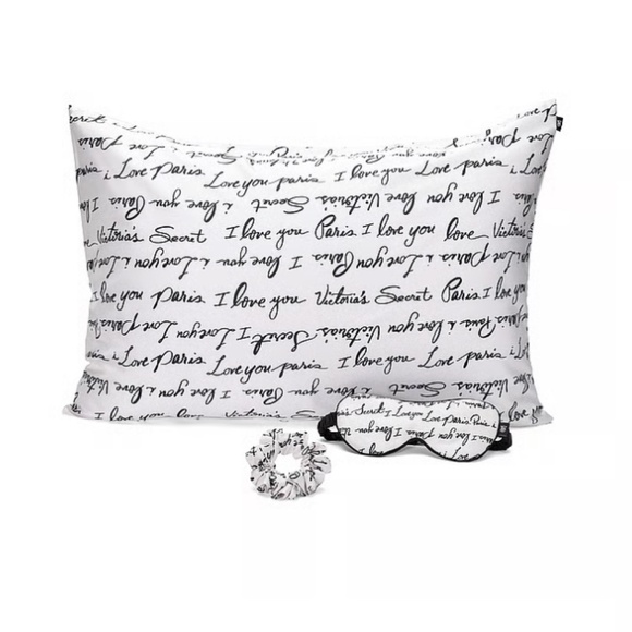 Victoria's Secret 3-Piece Satin Accessories Gift Set Pillowcase - Picture 1 of 3